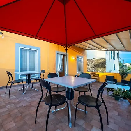 Alma Bed & Breakfast 3*